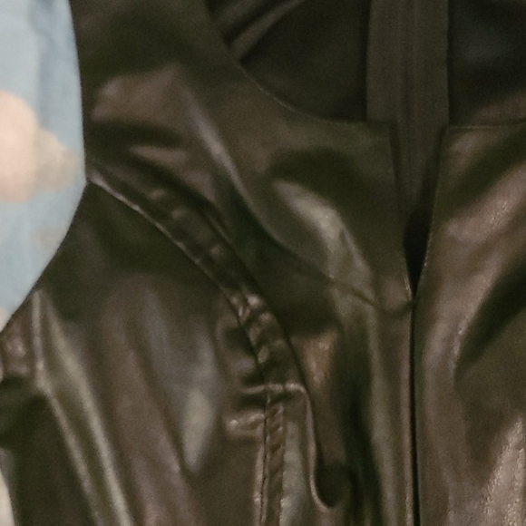 Faux leather top - Picture 4 of 4
